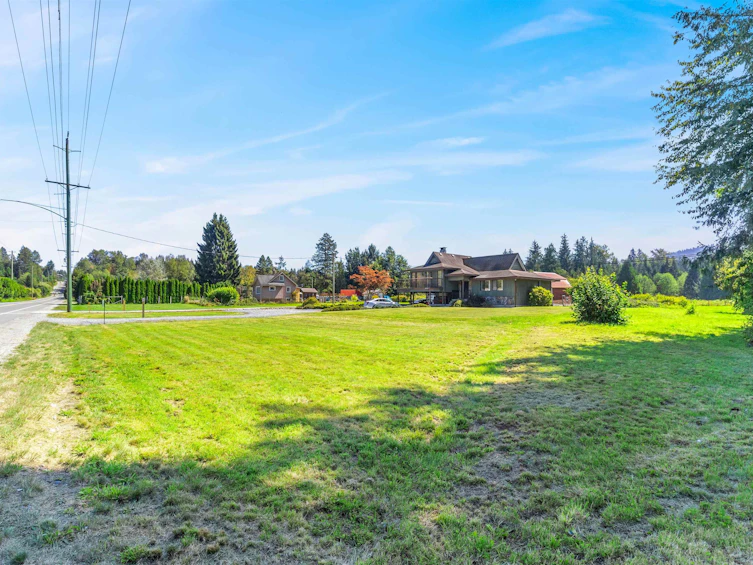 25714 Dewdney Trunk Road, Maple Ridge, BC, V4R 1Y2 - 2