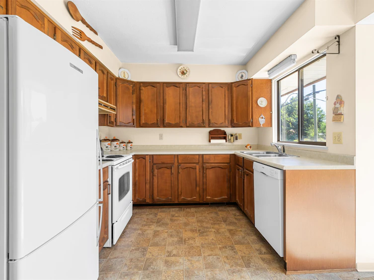 25714 Dewdney Trunk Road, Maple Ridge, BC, V4R 1Y2 - 14
