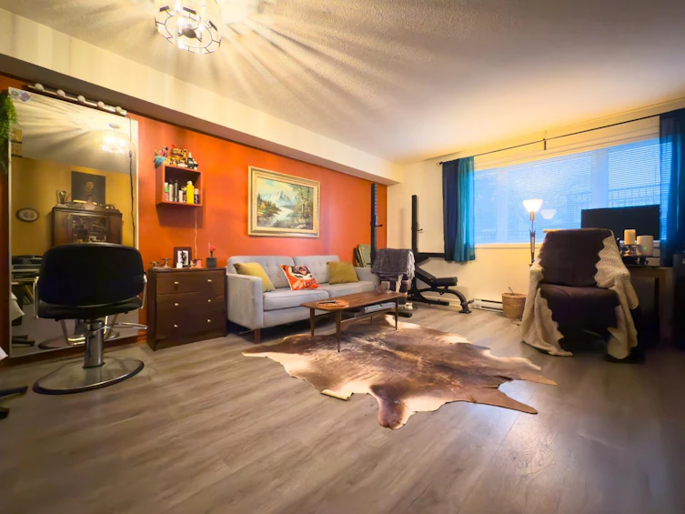 103-1040 E Broadway Avenue, Vancouver, BC, V5T 4N7 - 2