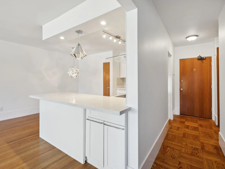 106-3731 W 6th Avenue, Vancouver, BC, V6R 1T8 - 3