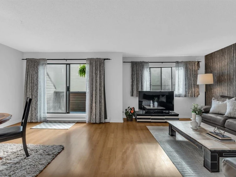 3295 Mountain Highway, North Vancouver, BC, V7K 2H4 - 3