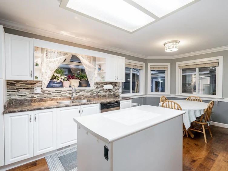 18516 64 Avenue, Surrey, BC, V3S 8J6 - 11
