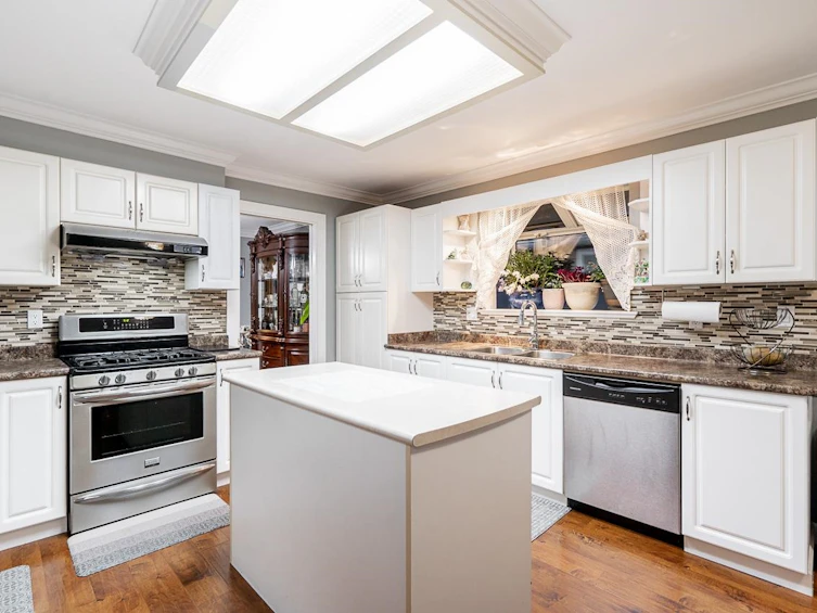 18516 64 Avenue, Surrey, BC, V3S 8J6 - 12