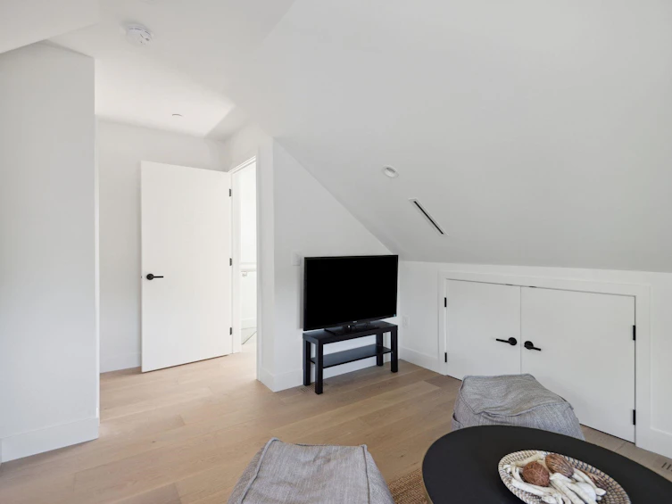 3225 Clark Drive, Vancouver, BC, V5V 4Y1 - 23