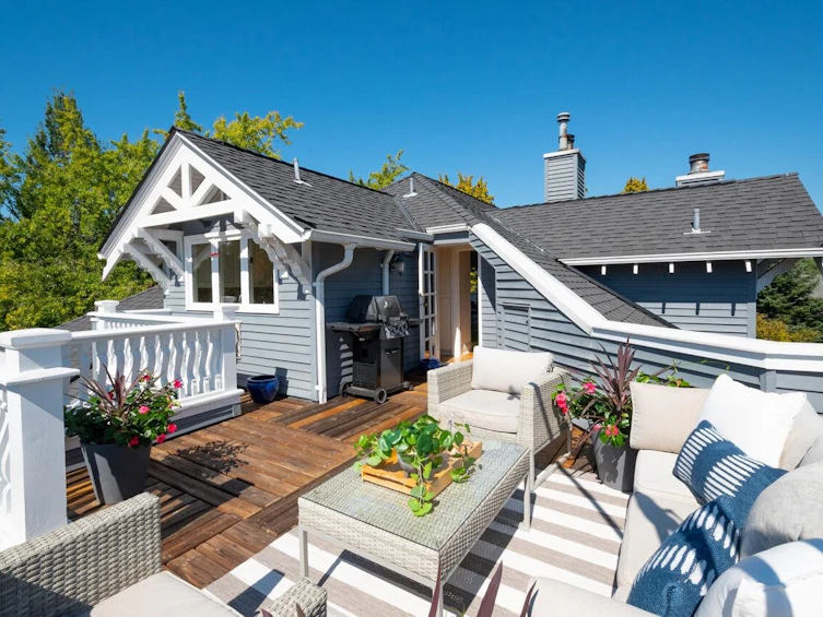 3132 Maple Street, Vancouver, BC, V6J 4X3