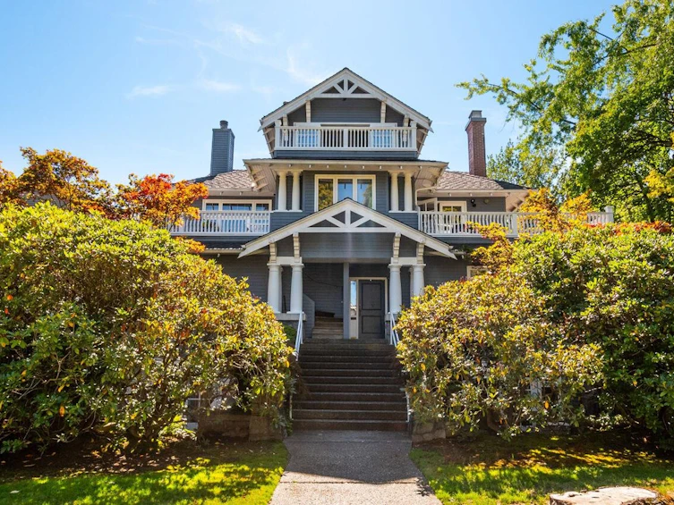 3132 Maple Street, Vancouver, BC, V6J 4X3 - 3