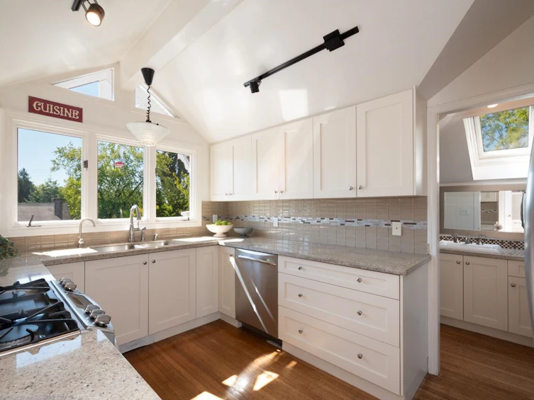 3132 Maple Street, Vancouver, BC, V6J 4X3 - 19