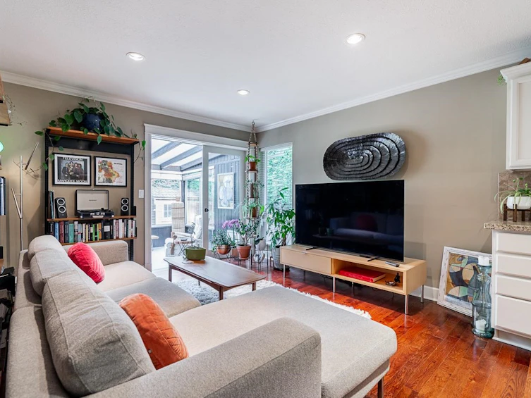 16137 10 Avenue, Surrey, BC, V4A 1A7 - 15