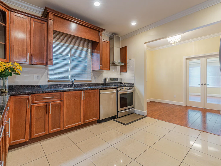 7008 Union Street, Burnaby, BC, V5A 1H9 - 14
