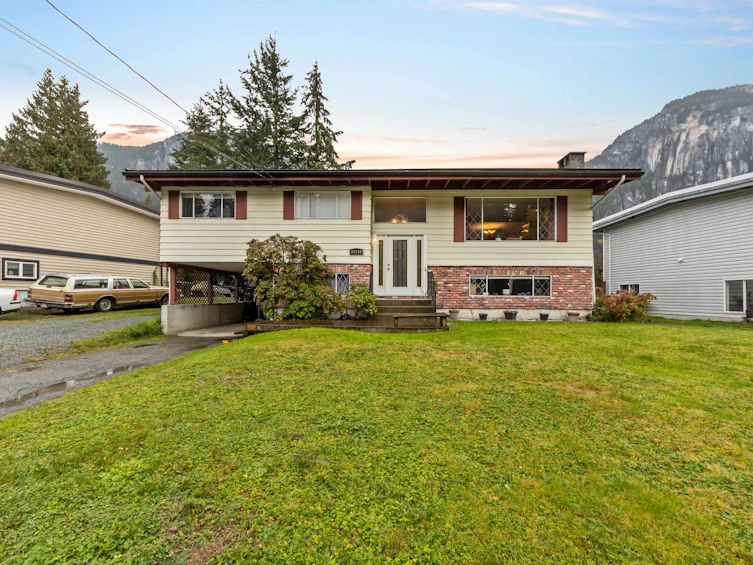 38144 Westway Avenue, Squamish, BC, V8B 0X6 - 3