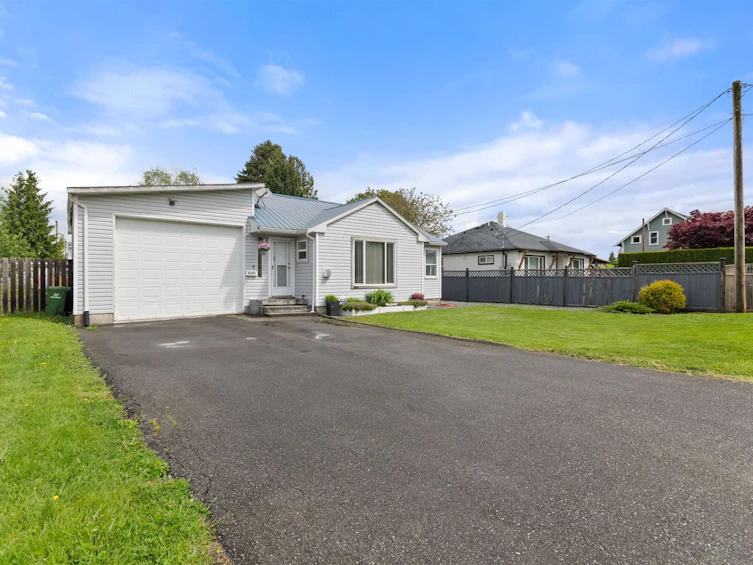 46069 Fourth Avenue, Chilliwack, BC, V2P 1N2 - 2