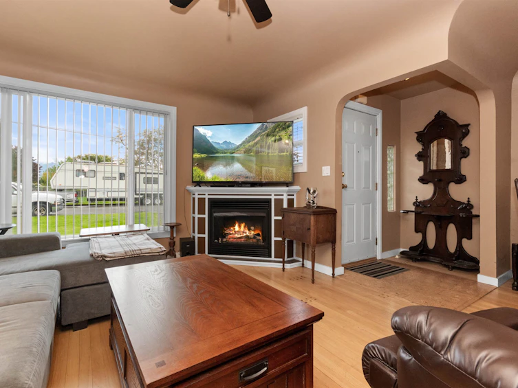 46069 Fourth Avenue, Chilliwack, BC, V2P 1N2 - 5