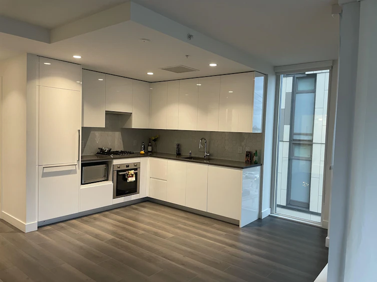 210-8138 Fraser Street, Vancouver, BC, V5X 0J8