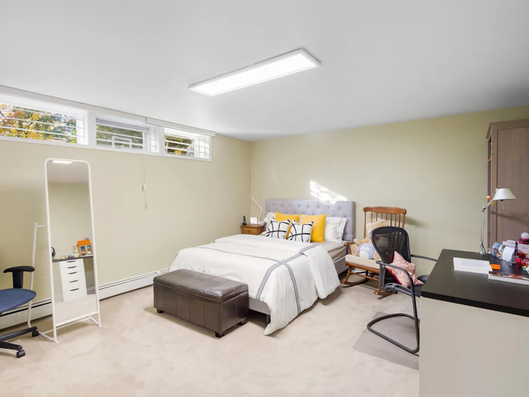 14 Sennok Crescent, Vancouver, BC, V6N 2E4 - 12