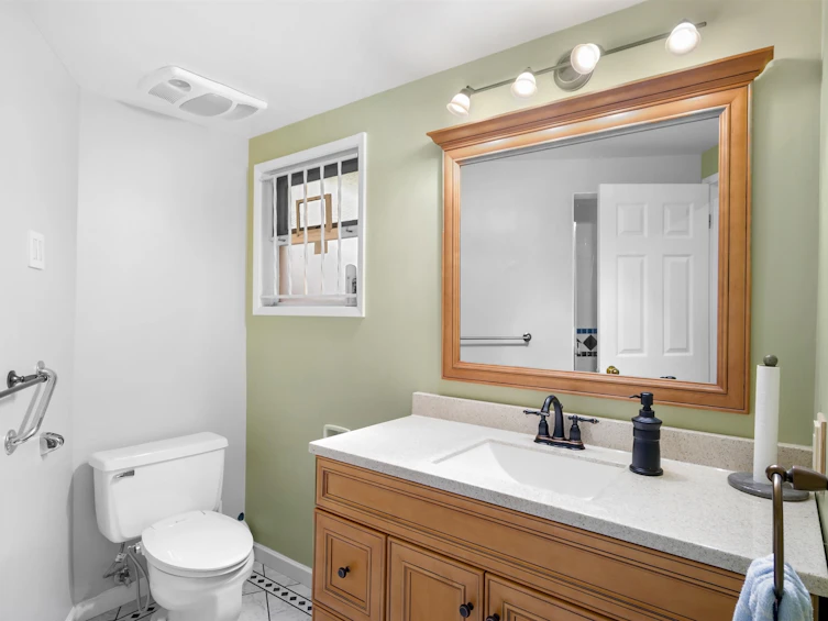 14 Sennok Crescent, Vancouver, BC, V6N 2E4 - 13
