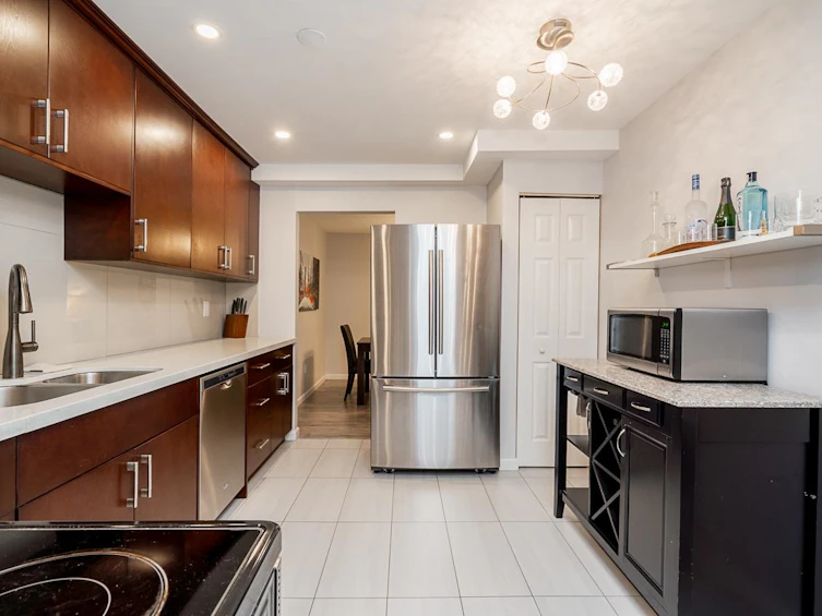 122-8860 No. 1 Road, Richmond, BC, V7C 4C1 - 8