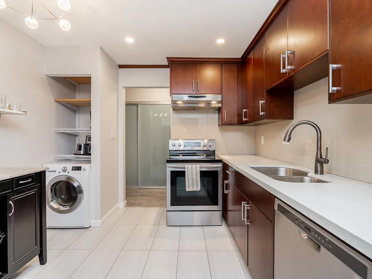 122-8860 No. 1 Road, Richmond, BC, V7C 4C1 - 9