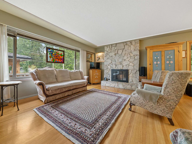 1118 Wendel Place, North Vancouver, BC, V7K 2W1 - 2