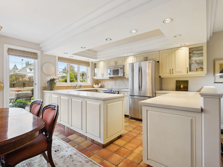 1735 W 16 Avenue, Vancouver, BC, V6J 2L9 - 6