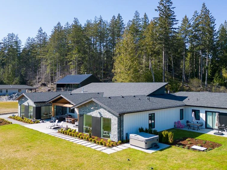 6724 Acorn Road, Sechelt, BC, V7Z 0N3 - 2