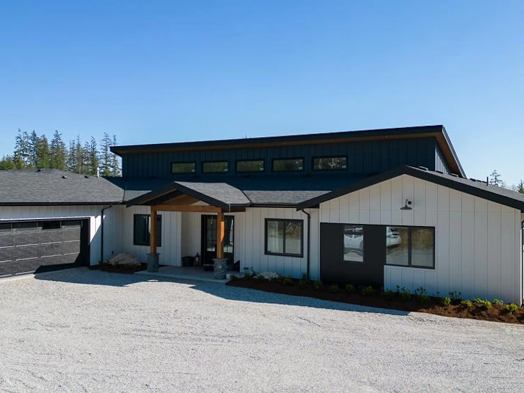 6724 Acorn Road, Sechelt, BC, V7Z 0N3