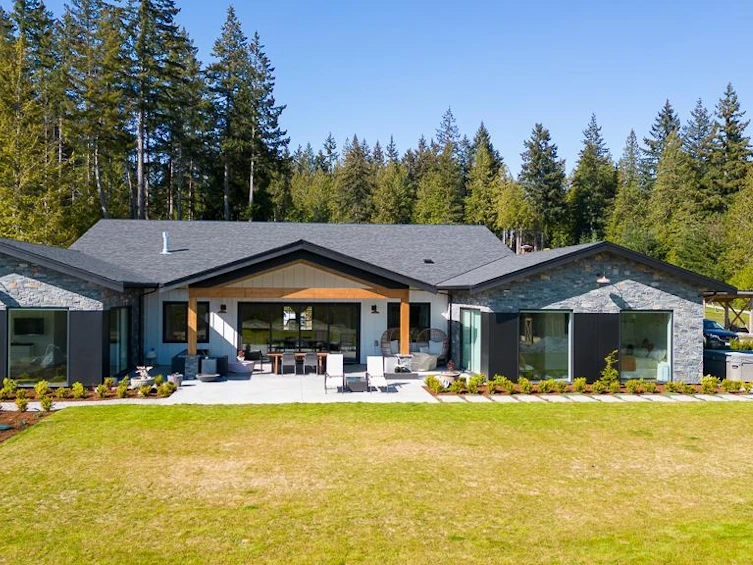 6724 Acorn Road, Sechelt, BC, V7Z 0N3 - 4