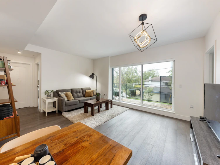 202-477 W 59th Avenue, Vancouver, BC, V5X 1X4 - 3