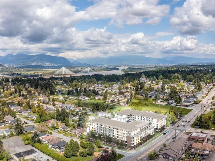 W223-10828 139a Street, Surrey, BC, V3R 0H3