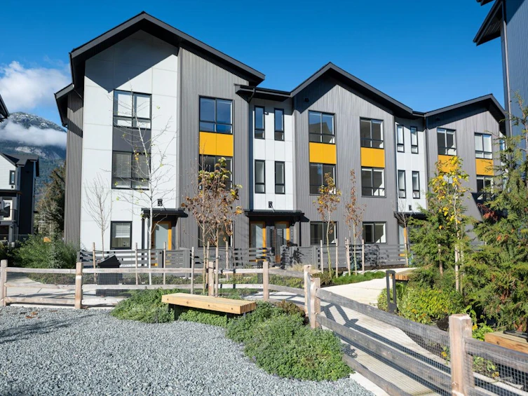 38074 Helm Way, Squamish, BC, V8B 1E6