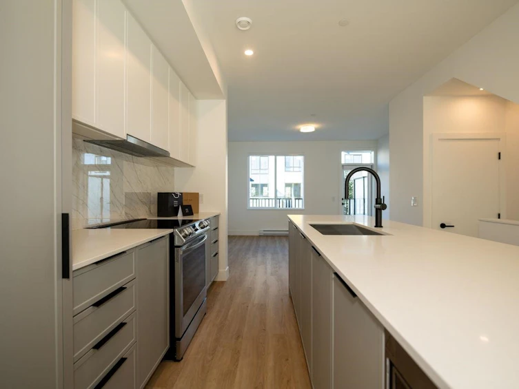 38074 Helm Way, Squamish, BC, V8B 1E6 - 4