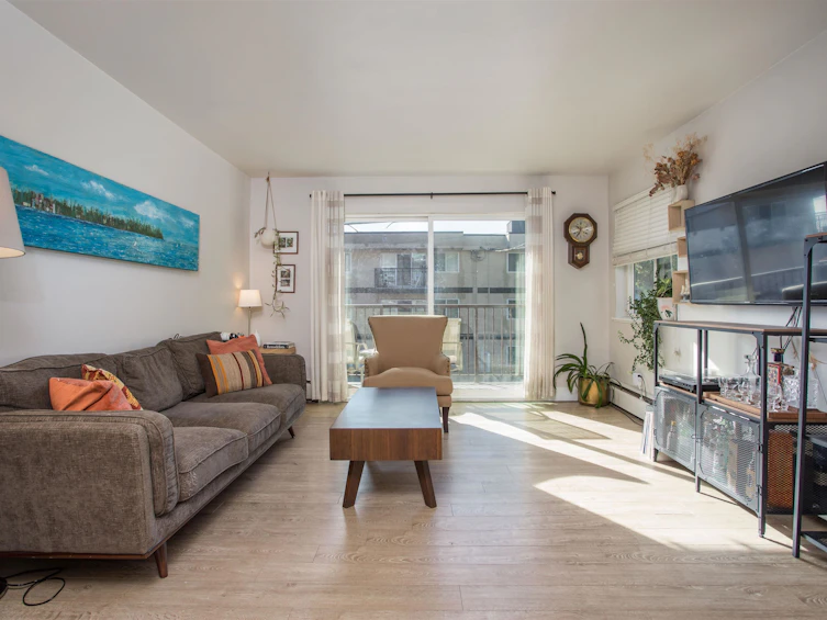 105-241 St. Andrews Avenue, North Vancouver, BC, V7L 3K8 - 12