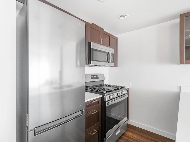 906-4815 Eldorado Mews, Vancouver, BC, V5R 0B2 - 5