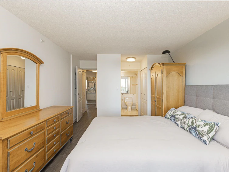 1101-7760 Granville Avenue, Richmond, BC, V6Y 4C2 - 4