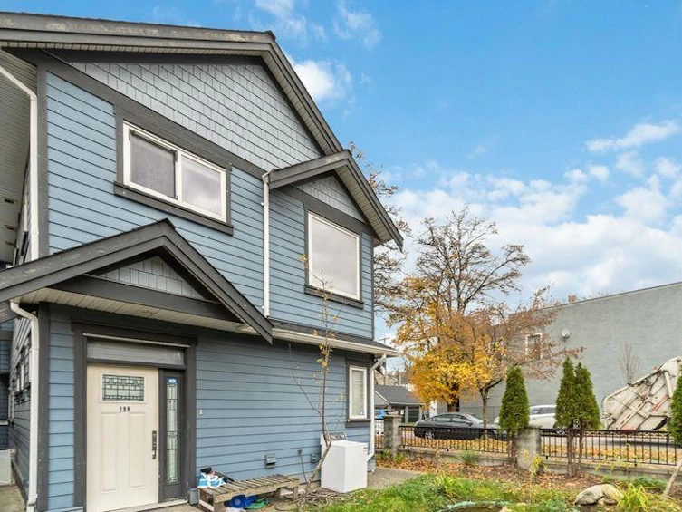 198 E 44th Avenue, Vancouver, BC, V5W 1V6 - 2