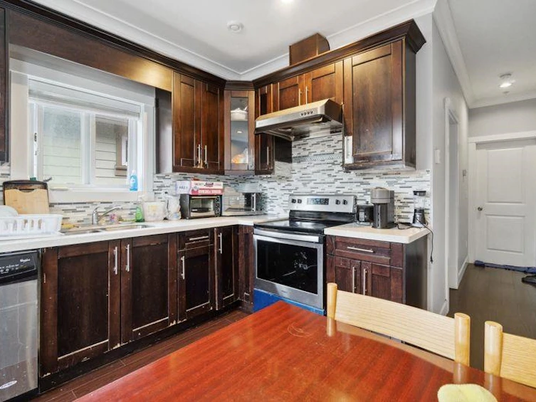198 E 44th Avenue, Vancouver, BC, V5W 1V6 - 7
