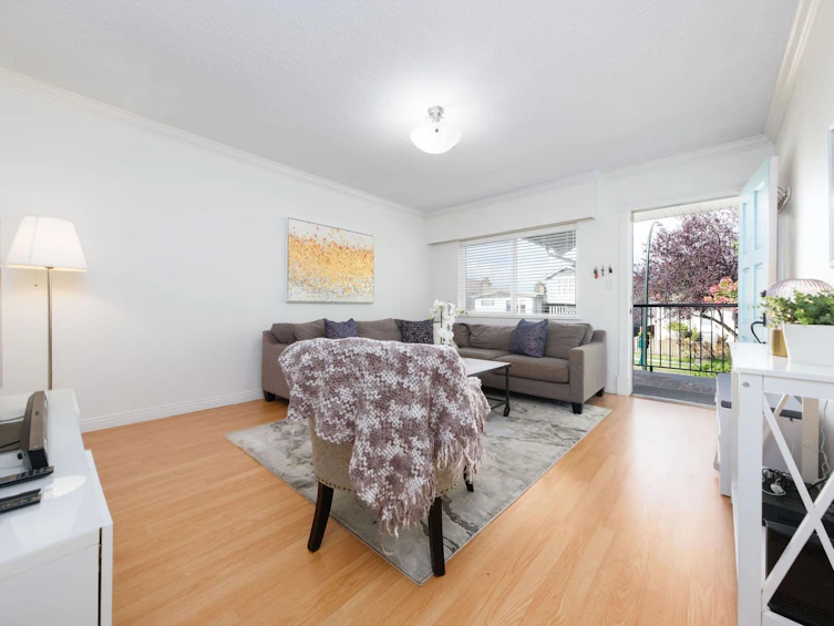 2528 Napier Street, Vancouver, BC, V5K 2W5 - 4