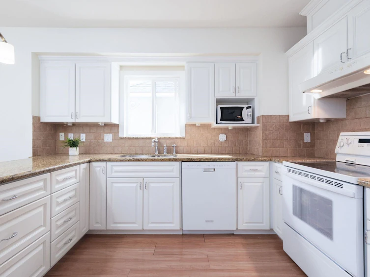 2528 Napier Street, Vancouver, BC, V5K 2W5 - 7