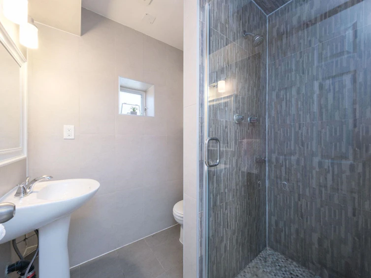 2528 Napier Street, Vancouver, BC, V5K 2W5 - 25