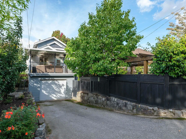 2528 Napier Street, Vancouver, BC, V5K 2W5 - 33