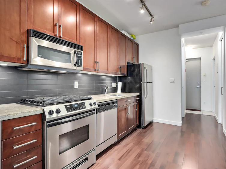 403-2055 Yukon Street, Vancouver, BC, V5Y 4B7 - 4