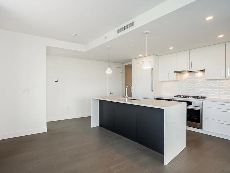 710-1588 Johnston Road, Surrey, BC, V4B 0C5 - 10