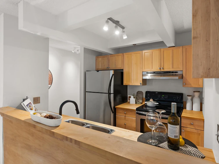 103-2256 W 7th Avenue, Vancouver, BC, V6Y 1Y2 - 30