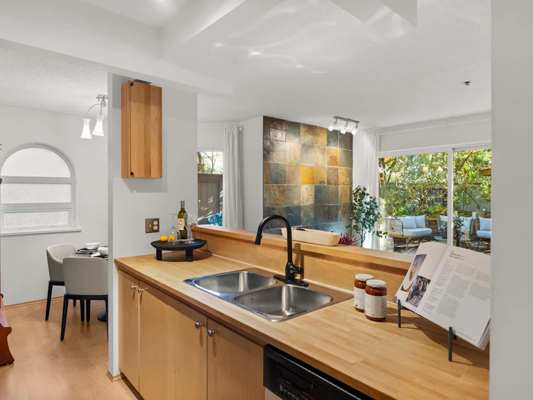 103-2256 W 7th Avenue, Vancouver, BC, V6Y 1Y2 - 32