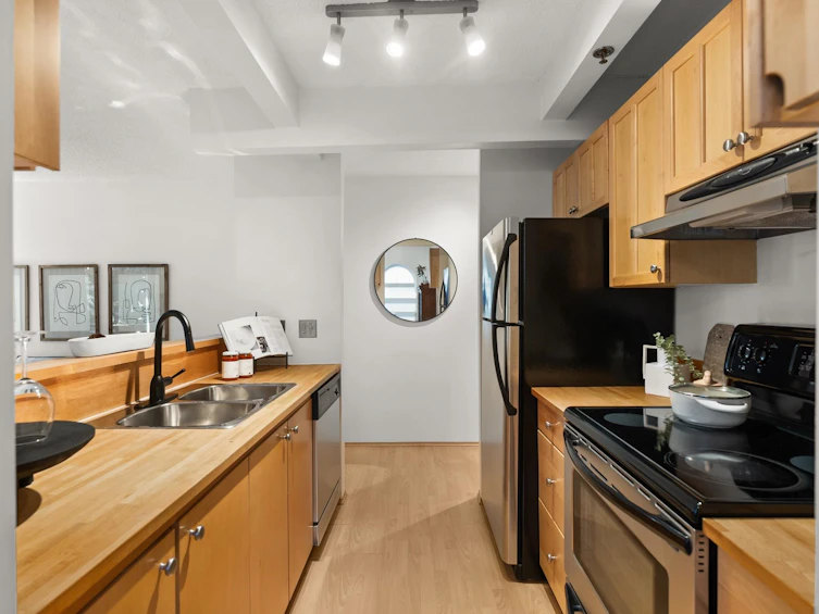 103-2256 W 7th Avenue, Vancouver, BC, V6Y 1Y2 - 34