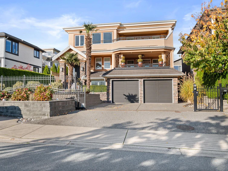 15781 Pacific Avenue, Surrey, BC, V4B 1S5