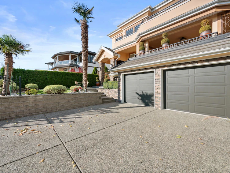 15781 Pacific Avenue, Surrey, BC, V4B 1S5 - 2