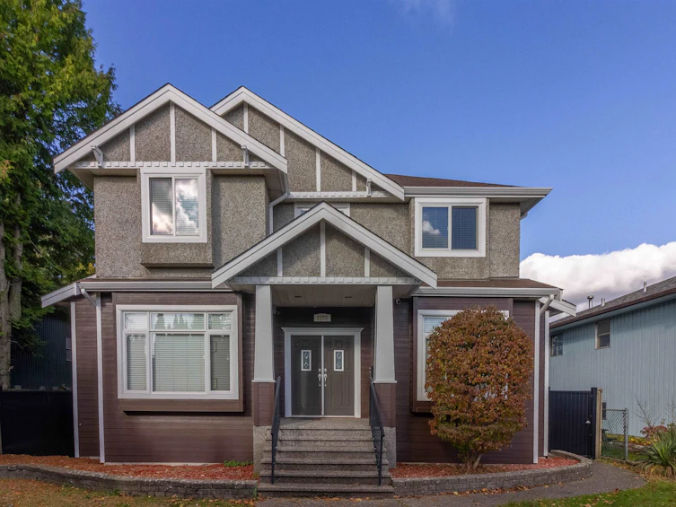 2355 E 54th Avenue, Vancouver, BC, V5S 1X1 - 2