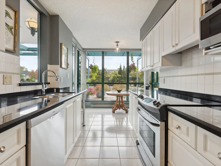 303-7500 Granville Avenue, Richmond, BC, V6Y 3Y6 - 12
