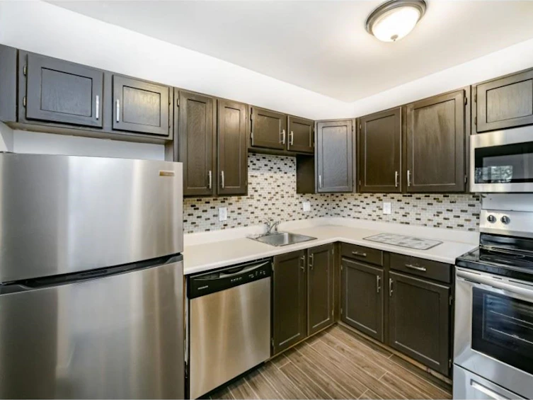 2106-13819 100 Avenue, Surrey, BC, V3T 5L1 - 9