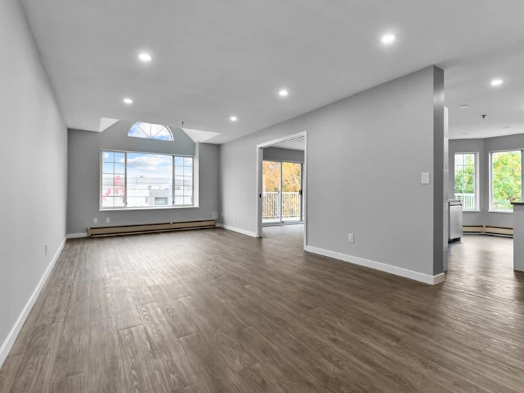 320-33535 King Road, Abbotsford, BC, V2S 6Z5 - 4